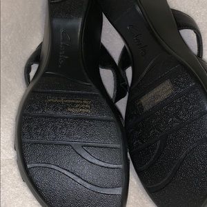 Clarks Shoes - Clark’s bendables sandals 8 black leather nwot Clarks Shoes - Clark’s bendables sandals 8 black leather nwot